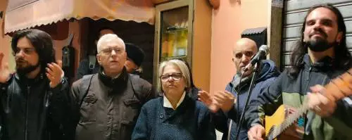 Sardine proclamano bar di mamma Africa giardino dei giusti