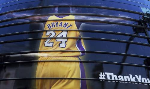 Si schianta con l'elicoterro: Kobe Bryant muore a 41 anni