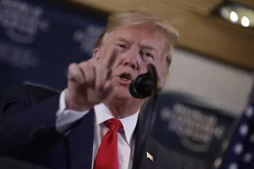 Il nuovo inno anti-Trump è scritto da un pastore evangelico