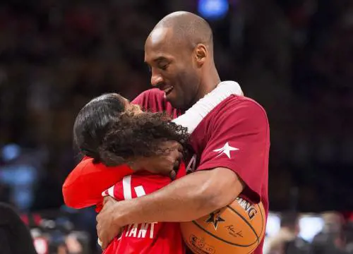 Vanessa Bryant crolla sui social: "Il mio cervello ​rifiuta di accettare che Kobe e Gigi siano morti"