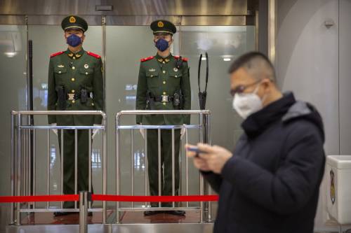 Il virus in Baviera, a Parigi è allarme. La Farnesina: "Rimpatri difficili"