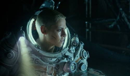 Kristen Stewart alle prese con mostri marini nel film "Underwater"