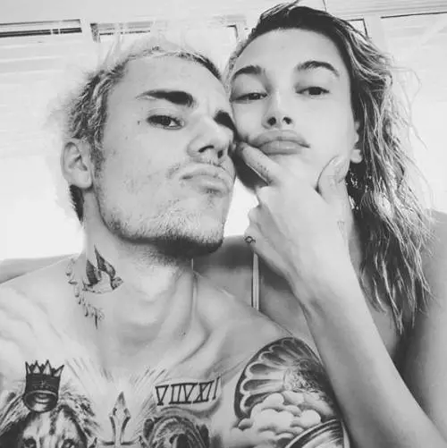 Hailey Baldwin, le immagini sexy