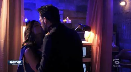 Gf Vip, Pago rivede Serena e non trattiene le lacrime: "Non ci lasciamo più"