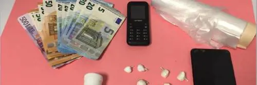 La cocaina? Nel cuscino. Ecco come dorme il 64enne