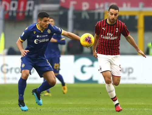 Serie A, il Milan non sfonda contro il Verona. La Lazio ne fa 5 alla Spal e vola al secondo posto
