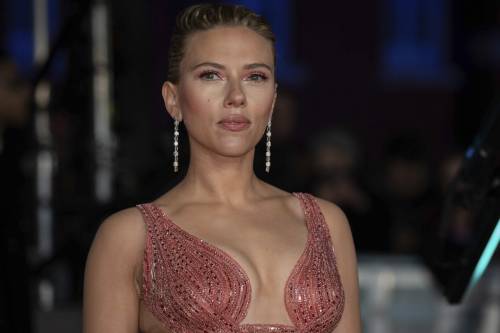 "Hanno rubato la mia voce", Scarlett Johansson furiosa contro l'Intelligenza Artificiale
