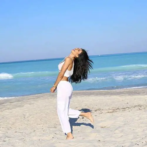Gli scatti della sexy modella Andreea Sasu