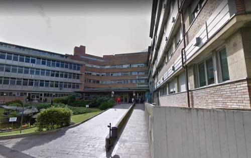 Bologna, sei operatori aggrediti in ospedale da senzatetto straniero