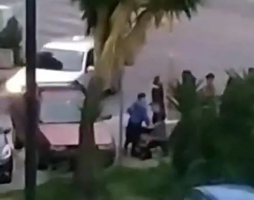 Sfasciano gli scooter con le spranghe: il perverso gioco delle baby gang