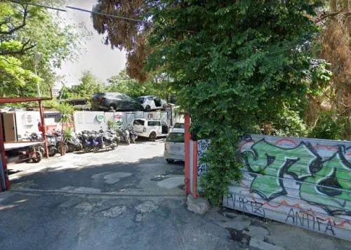 Autista Ncc simula furto dell’auto, ma la stavano smontando all’autodemolitore