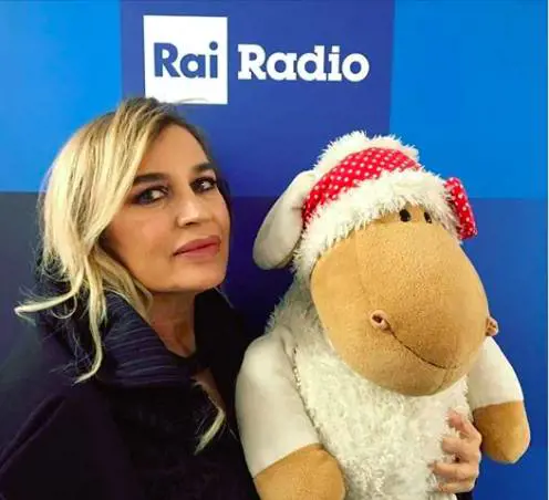 Lory Del Santo e l'ex Beatles: "Sesso in piscina con George Harrison"