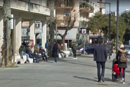Pescara, così un 13enne è stato pestato a sangue sotto gli occhi della folla