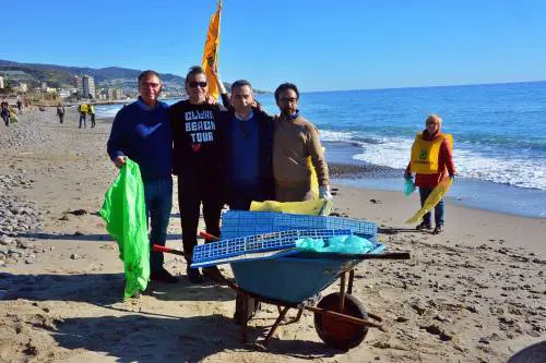Piero Pelù a Sanremo inaugura il Clean Beach Tour