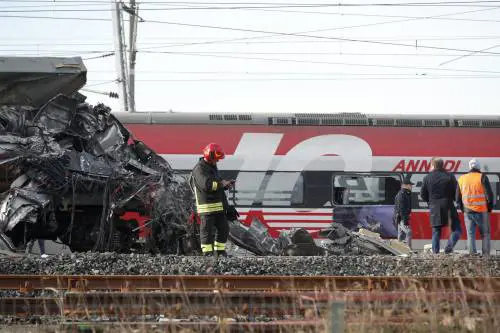 Frecciarossa deraglia sulla Milano-Bologna: morti i due macchinisti, 31 feriti