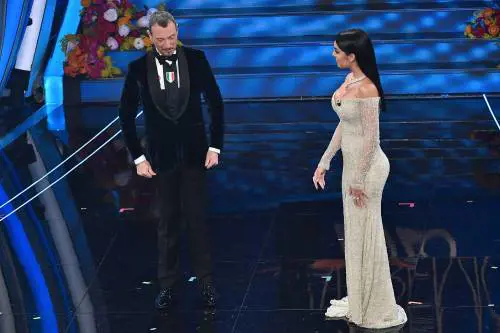 Sanremo, Georgina Rodriguez incanta tutti ma il pancino è sospetto