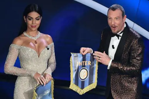 Sanremo, i Viito contro Salvini. Junior Cally porta le sardine sul palco