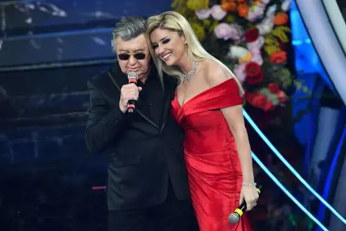 Sanremo, la conduttrice albanese ci fa la predica: "La musica non vuole muri"