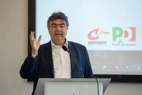 Architetto, deputato, l'antifascismo: che fine ha fatto Emanuele Fiano?
