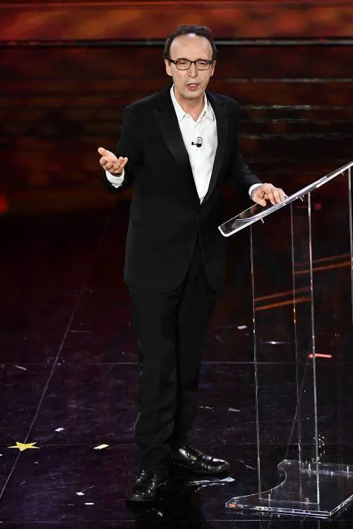 L'attacco del sacerdote al Festival di Sanremo: "Lasciate stare i santi"