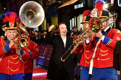 Benigni al Festival con super cachet  per cantare l'amore gay