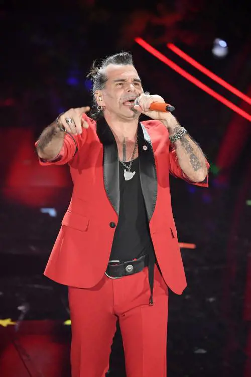 Sanremo, anche Piero Pelù contro Fiorello: "Ho aspettato 40 minuti per quel c..."