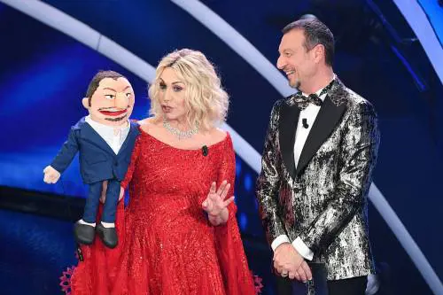 Gaffe di Antonella Clerici: "Goditi i genitori, finché ci sono"