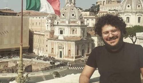Zaky in carcere altri 45 giorni. Amnesty attacca. "Italia assente"