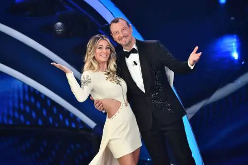 Battute, show e musica: la finale del festival