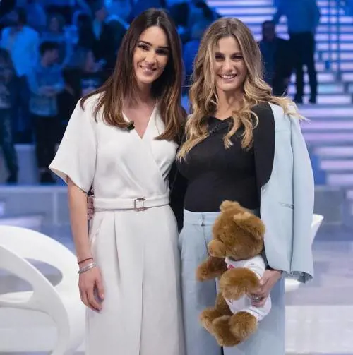 Cristina Marino rivela il sesso del bebè: "È una femmina...Luca Argentero è pazzo di gioia"