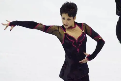 Denuncia choc nel pattinaggio francese: ''Violentata a 15 anni dal mio allenatore''