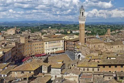 Manager italiano: "In un ristorante di Siena hanno insultato la mia fidanzata cinese"