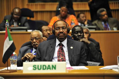L'ex padre-padrone del Sudan alla sbarra. Per Bashir il rischio è la condanna a morte