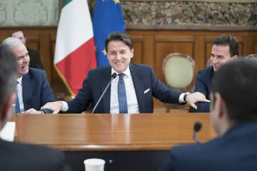 "Lo sbarco? Prima ricollocarli". Un video ora sbugiarda Conte