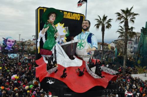 Le sardine non vogliono Salvini al Carnevale di Viareggio