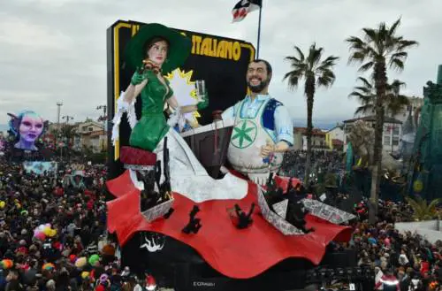 Le sardine di Viareggio preparano la "festa" di Carnevale a Salvini