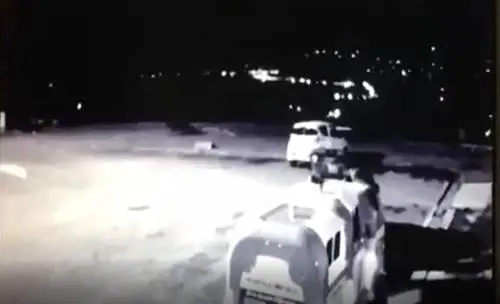 Posillipo, rifiuti sversati abusivamente nei cassonetti