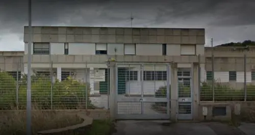 Caos nel centro per i rimpatri di Macomer: risse e aggressioni agli infermieri