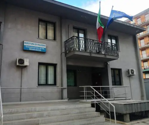 Promette assunzione in cambio di soldi: arrestato per truffa