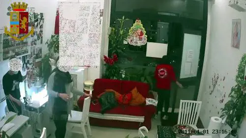Rapinatore seriale kosovaro in manette: le immagini del colpo nel centro estetico