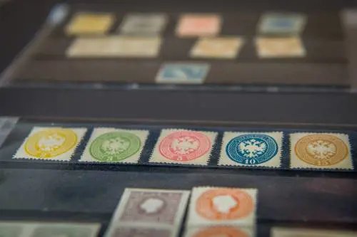 La polizia recupera francobolli da 400mila euro