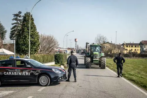 Il 37% esce ancora di casa. Da oggi controlli sulle ditte