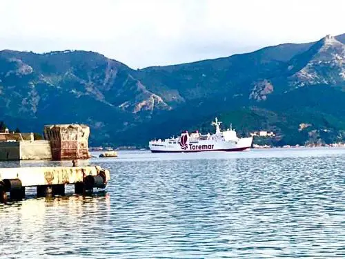 I sindaci dell'Elba vogliono un cordone sanitario ma la Regione Toscana dice no