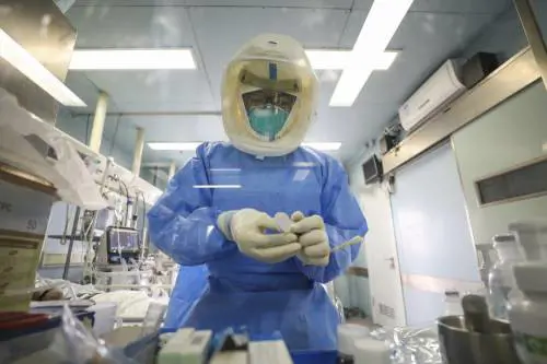 La pediatra: "Coronavirus meno grave nei bimbi, ma occhio ai baby malati cronici"