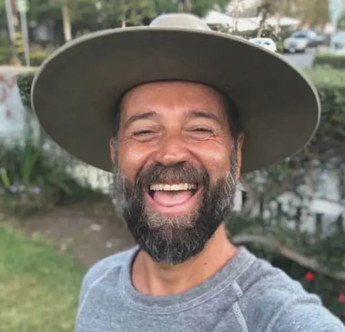 Fabio Volo e il ruolo di padre: "Mio figlio bullizzato, volevo picchiarli"