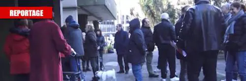 Gelo e degrado negli alloggi popolari: "Qui ci fanno vivere come cani"