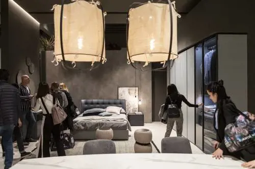 "Il Salone del Mobile non si ferma ma le imprese non vanno lasciate sole, il governo intervenga"