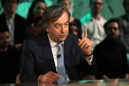 Coronavirus, Burioni: "Quello che è accaduto è follia. Si finisce pure in rianimazione..."