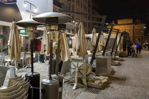 L'sos dei negozianti a Sala: "Aiutaci o chiudiamo tutti"