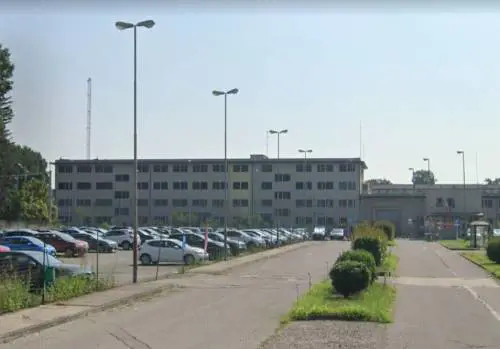 Busto Arsizio, detenuto magrebino minaccia di morte e pesta agenti